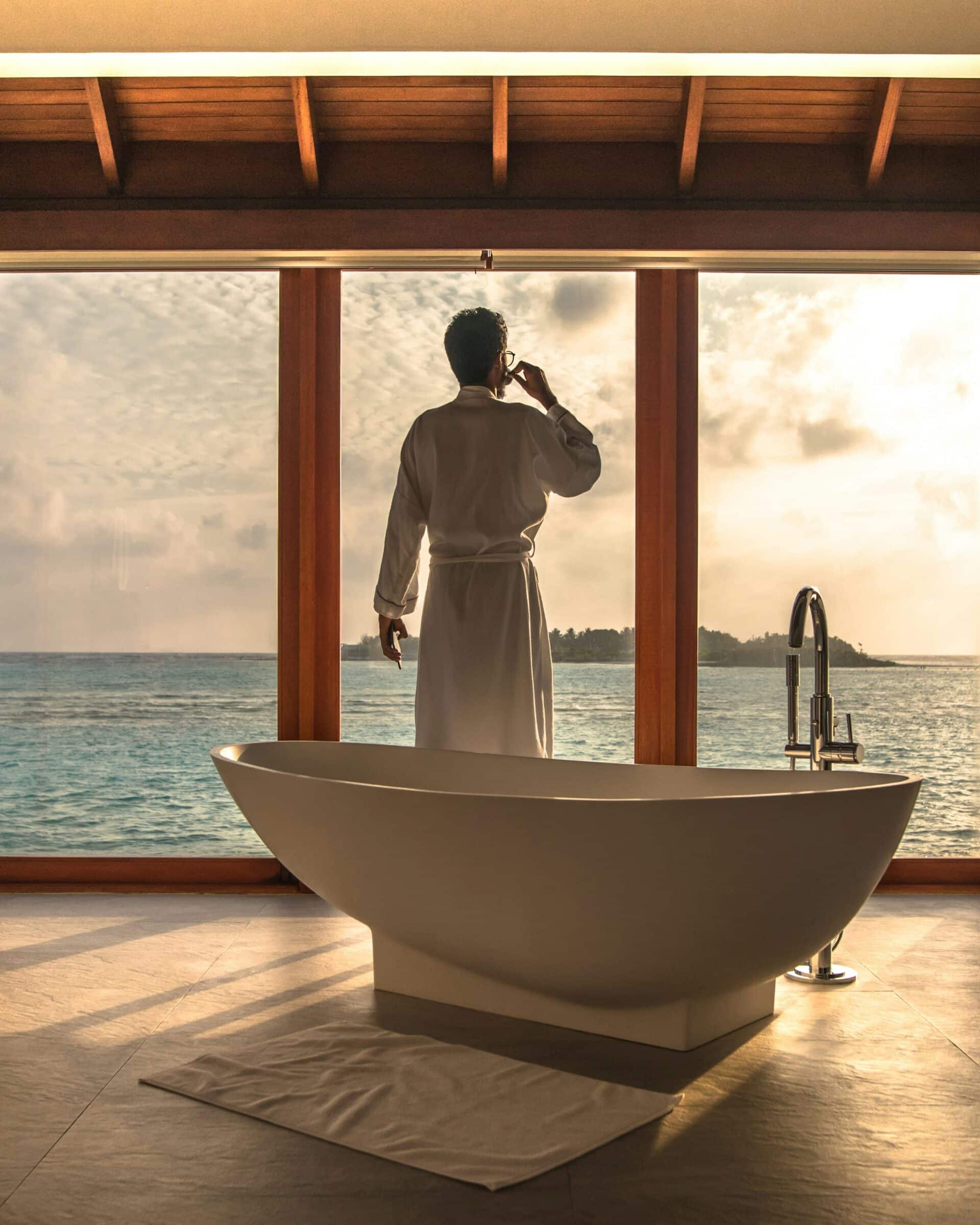 Luxury Travel for Singles Over 40: Where Style, Privacy & Networking Collide