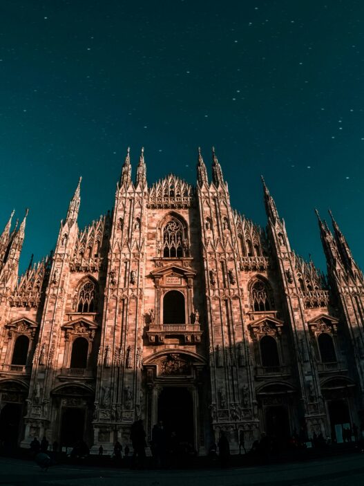 Book a private jet to Milan