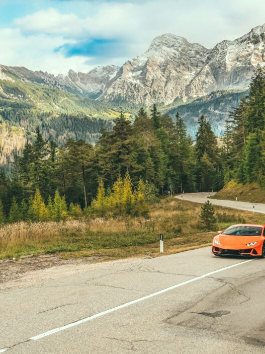 https://www.privatecharterx.blog/luxury-car-rental-switzerland/
