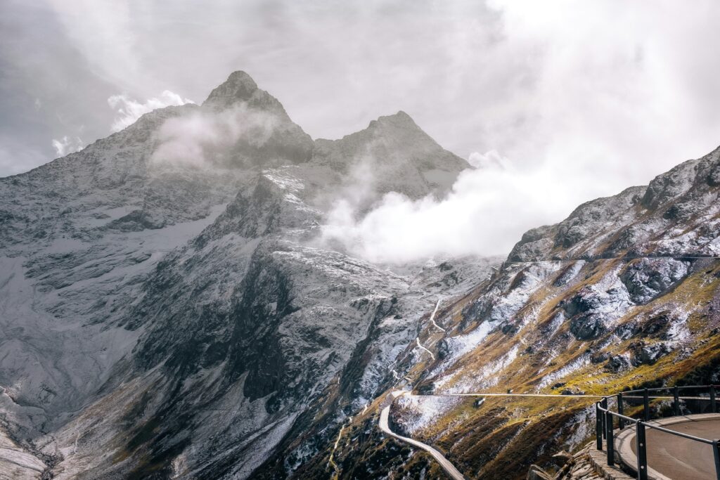  Susten / luxury car rental Switzerland with SAC-Sportscars on Alpine pass
